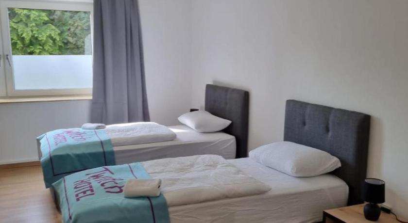 Twitch Apartments Ахім Екстер'єр фото